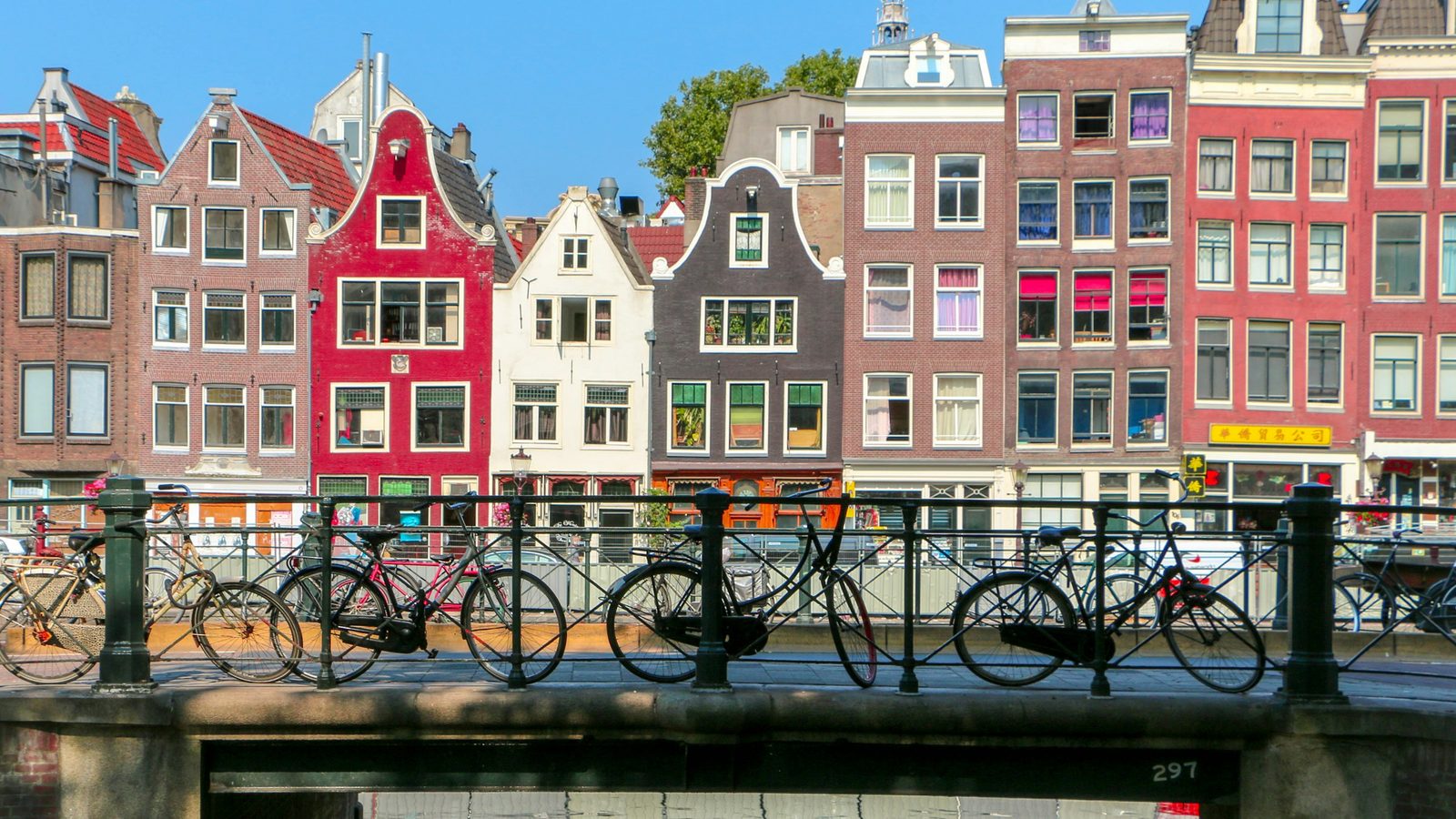 Amsterdam: One Airport, 270 Nonstop Destinations