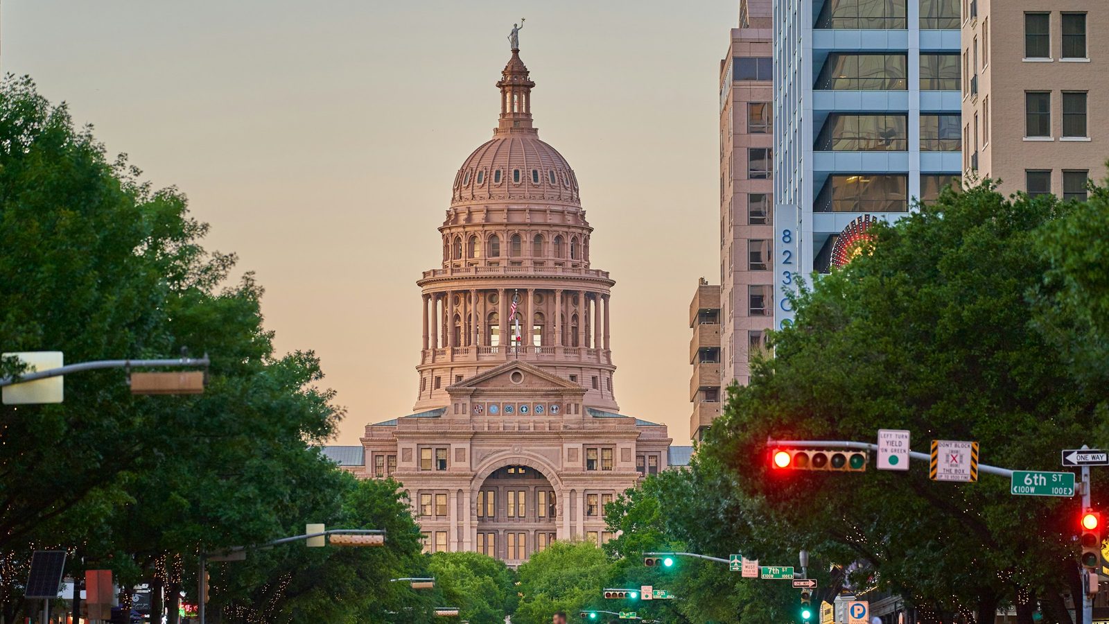 Austin Company Offsites: Flights, Venues and Seasons