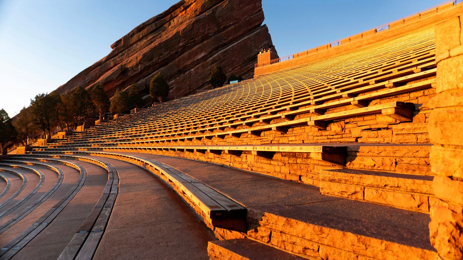 Denver Company Offsites: Flights, Venues and Seasons
